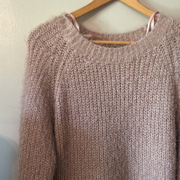 🐷🧸🌤️🌸🌟Cozy Knit Sweater in Soft Beige - Picture 2 of 6